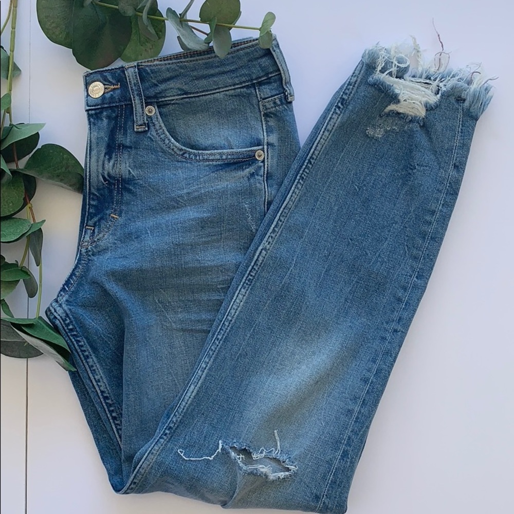 H&M Distressed Skinny Jean